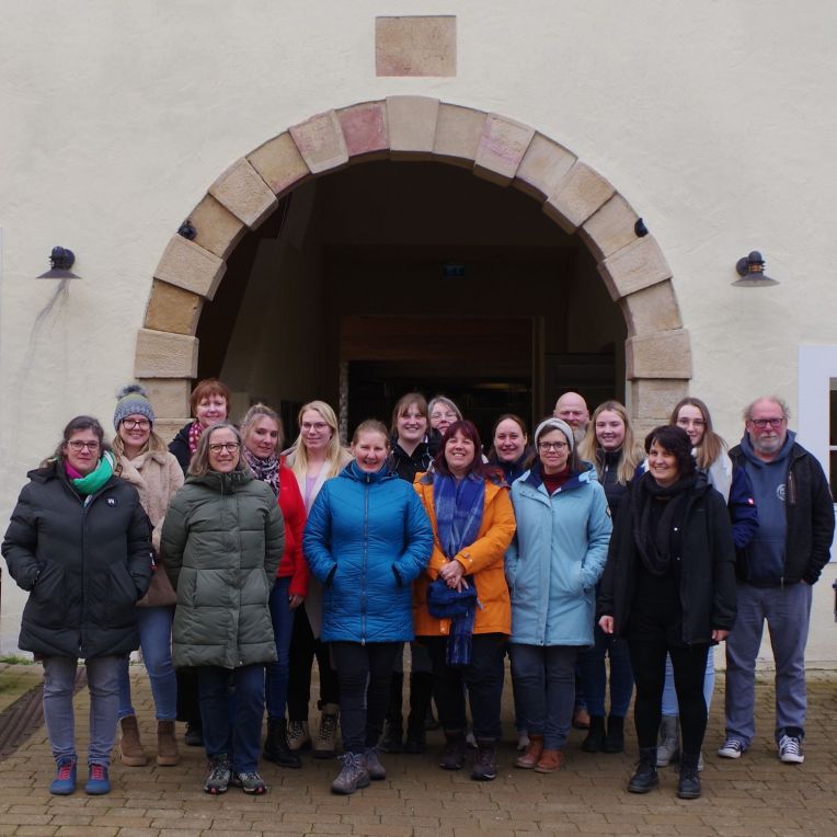 Gratulation – 15 Teilnehmende haben erfolgreich ihren Zertifikatskurs zur „Bauernhof-Pädagogik Großregion“&nbsp;absolviert